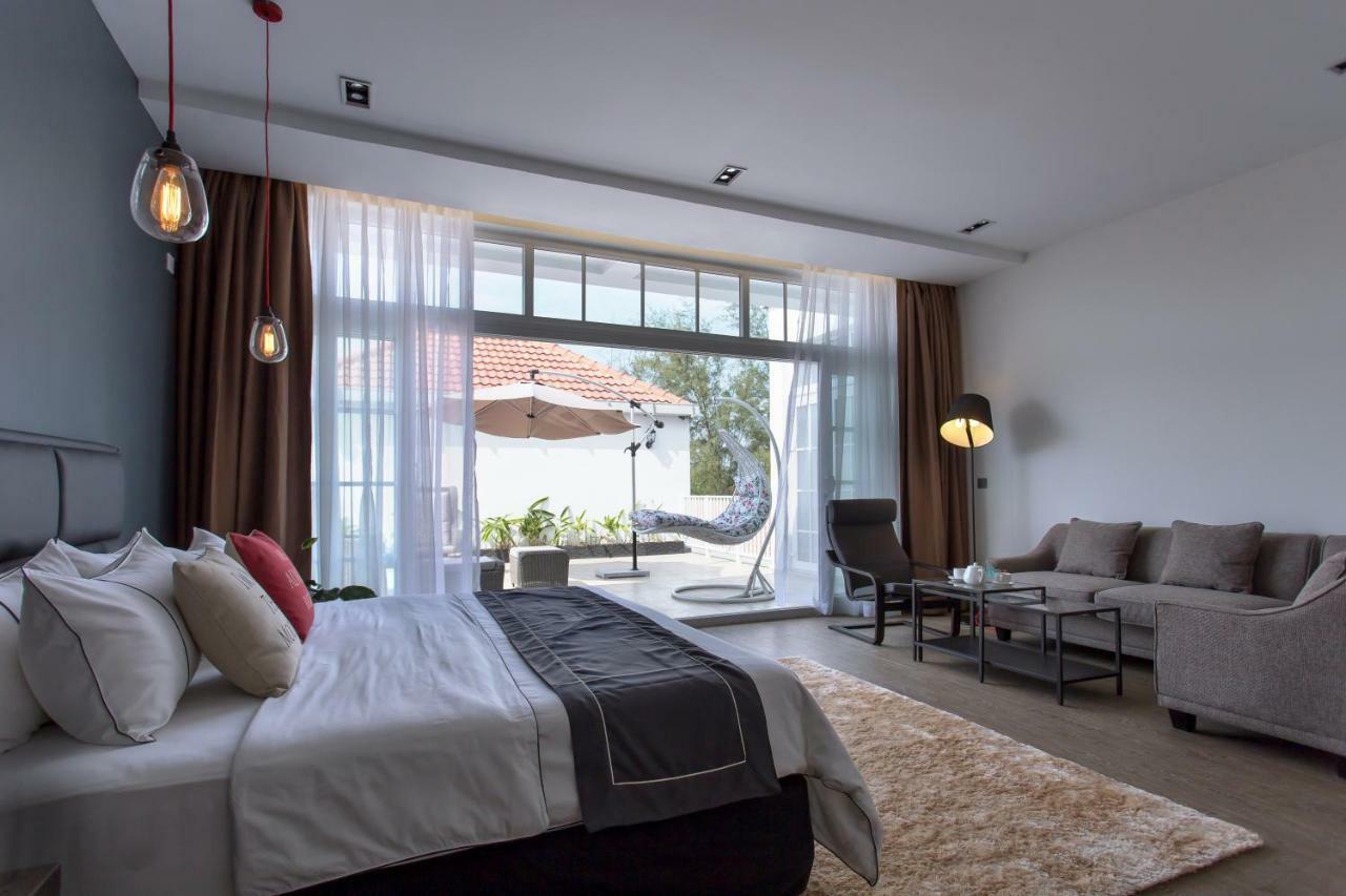 White Boutique Hotel And Residences Sihanoukville Exterior photo